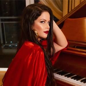 Meet your Posher, Elexis